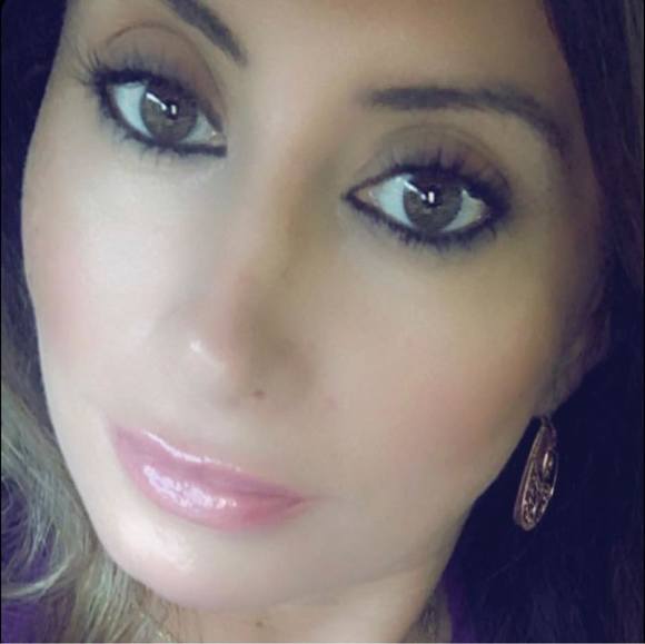 Meet your Posher, Hiba - Picture 1 of 1